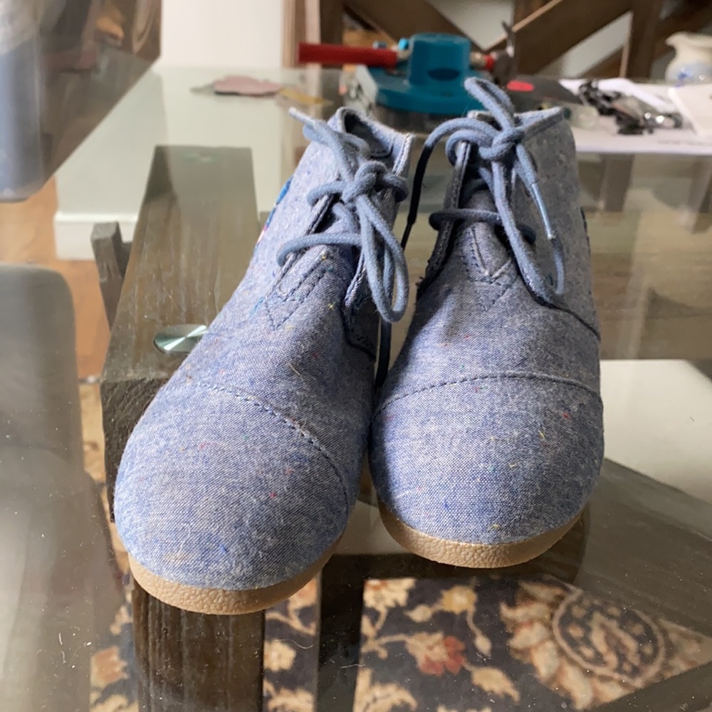 Girls toms